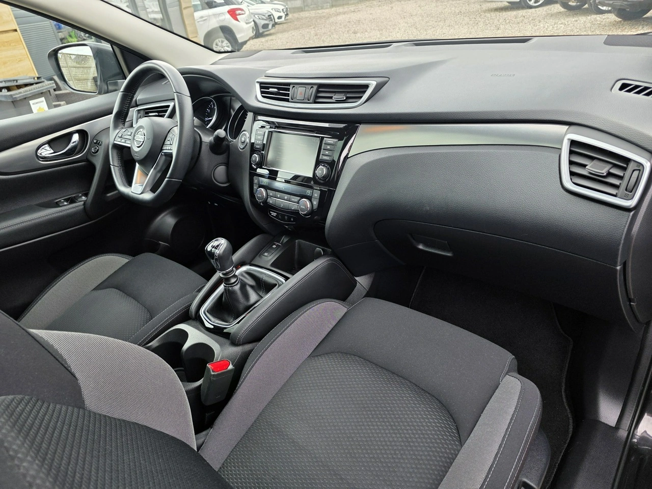 Nissan Qashqai - Zdjęcie 25