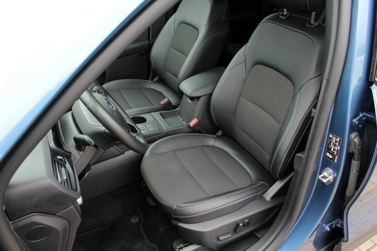 Ford Kuga - Zdjęcie 28