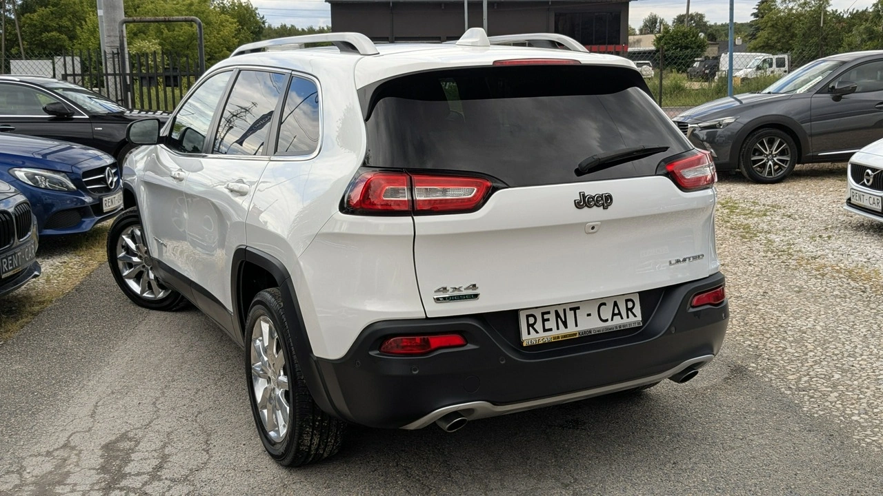 Jeep Cherokee - Zdjęcie 9