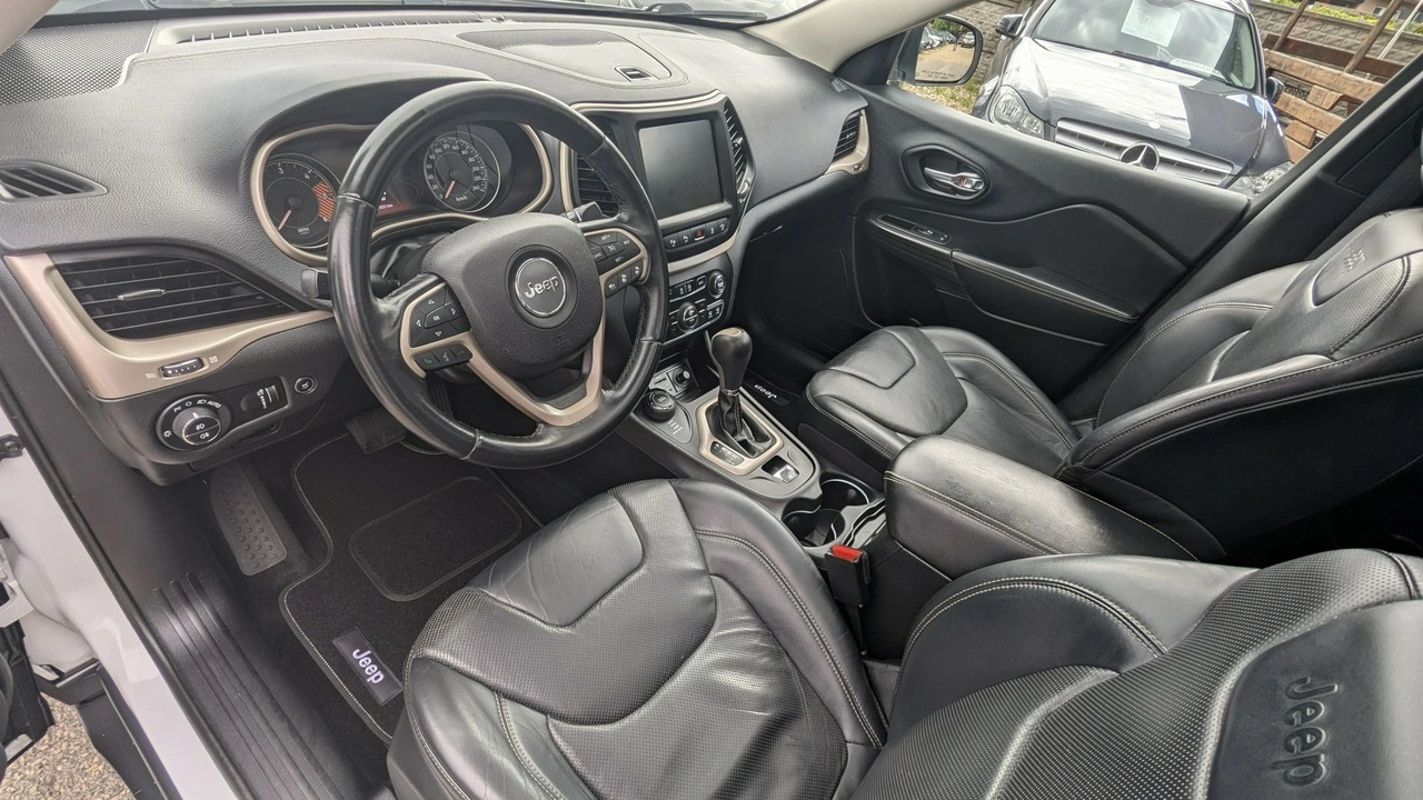 Jeep Cherokee - Zdjęcie 14