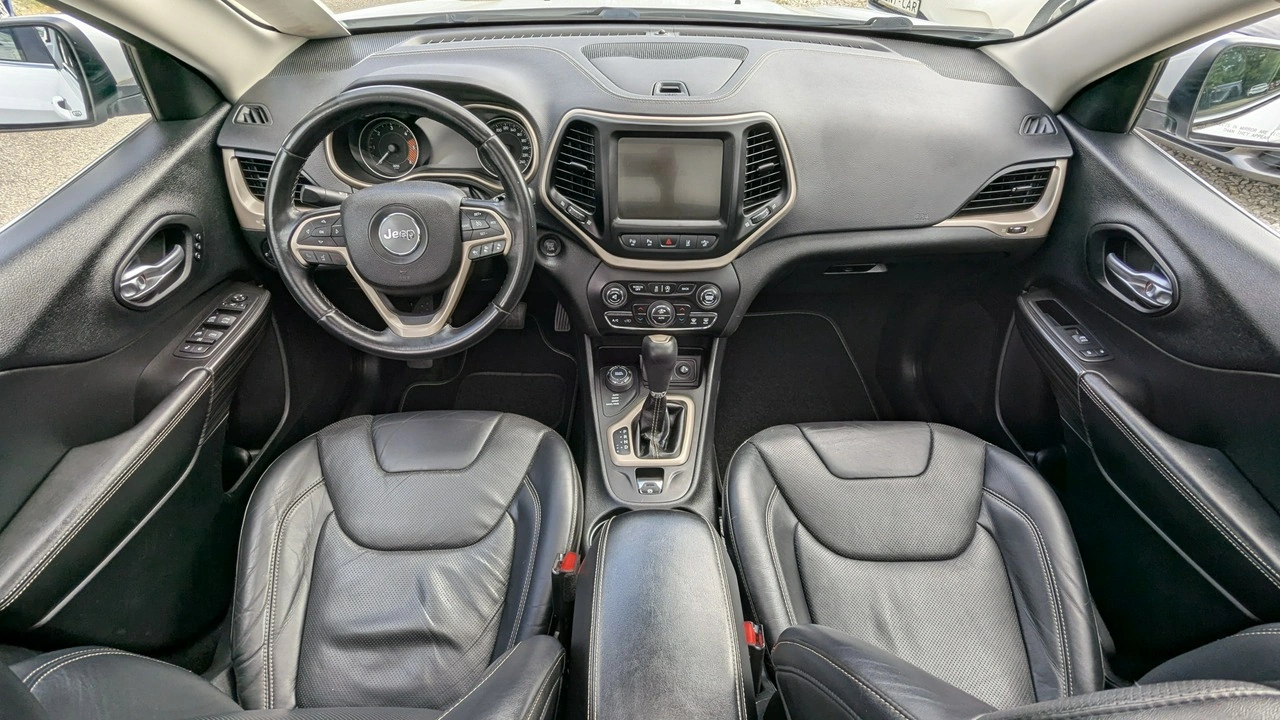 Jeep Cherokee - Zdjęcie 20