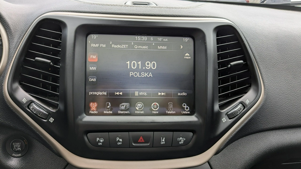 Jeep Cherokee - Zdjęcie 27