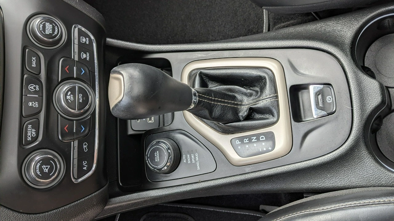 Jeep Cherokee - Zdjęcie 31