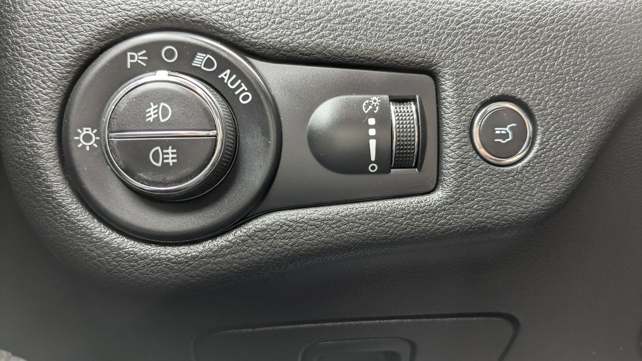 Jeep Cherokee - Zdjęcie 34