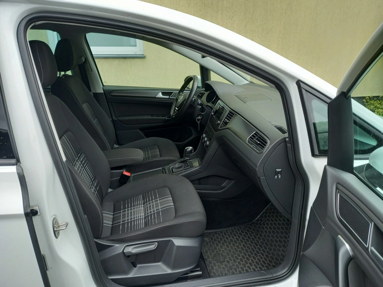 Volkswagen Golf Sportsvan - Zdjęcie 21