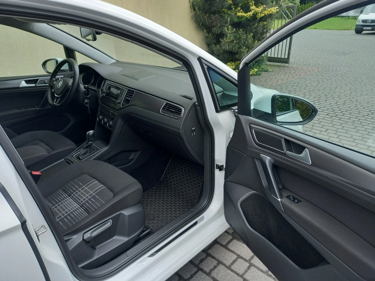Volkswagen Golf Sportsvan - Zdjęcie 22