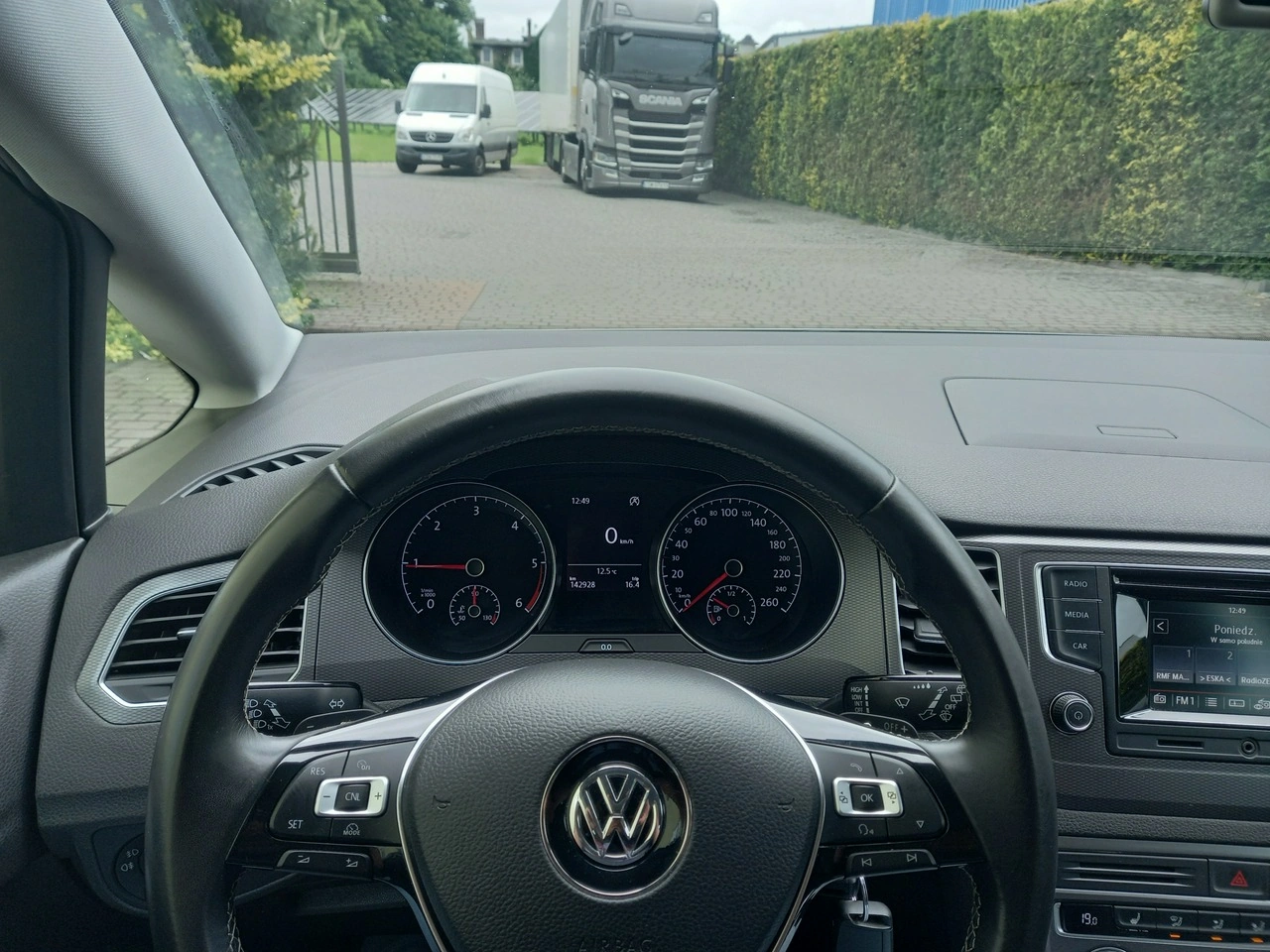 Volkswagen Golf Sportsvan - Zdjęcie 31