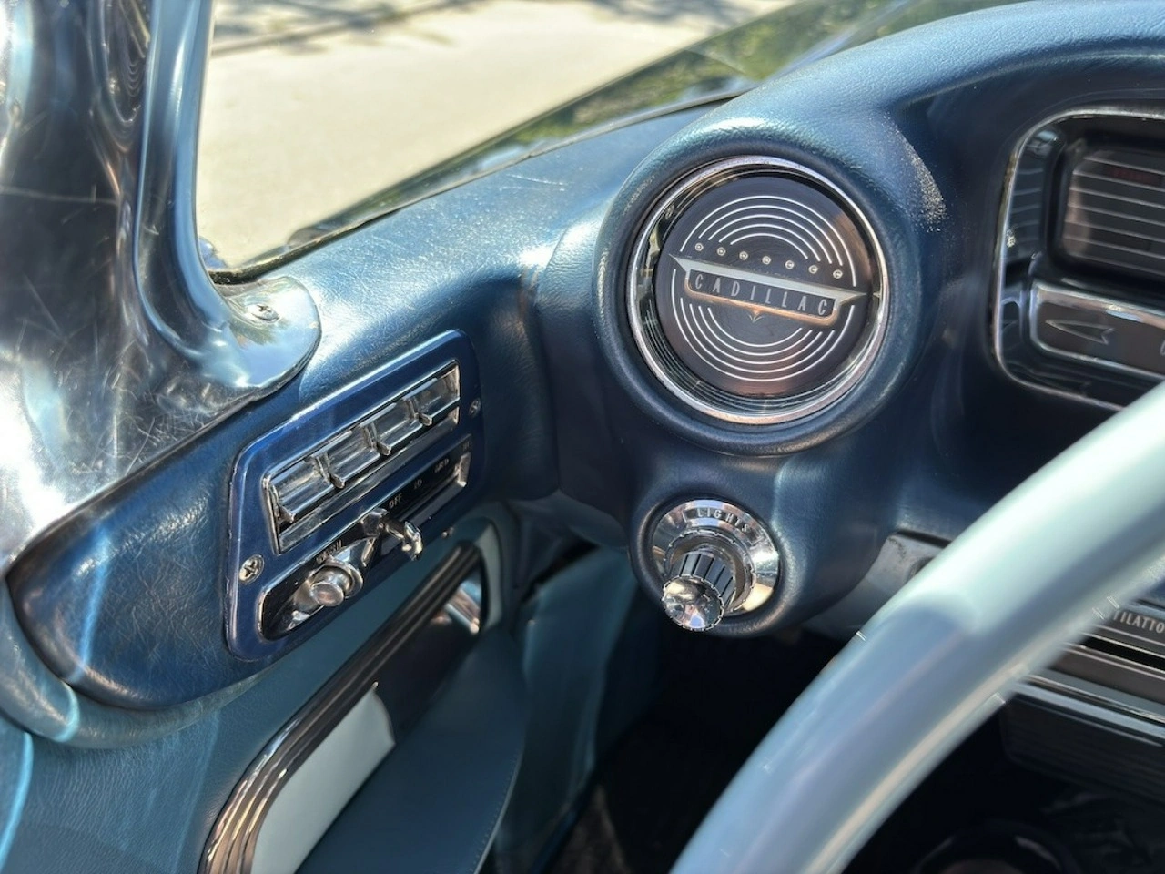 Cadillac Deville - Zdjęcie 32