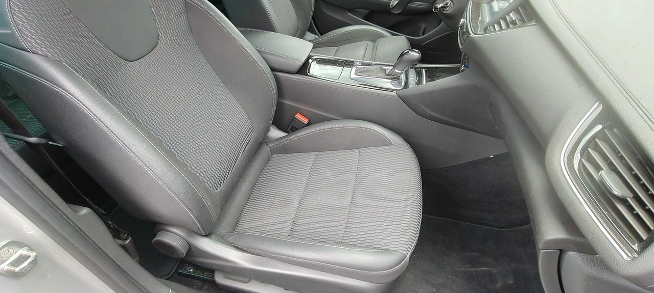 Opel Insignia - Zdjęcie 11