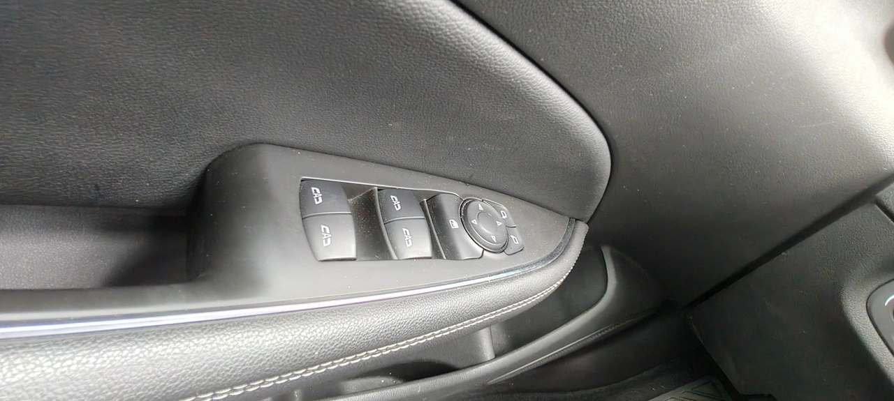 Opel Insignia - Zdjęcie 14