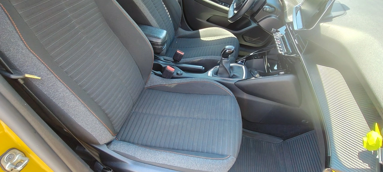 Peugeot 208 - Zdjęcie 12