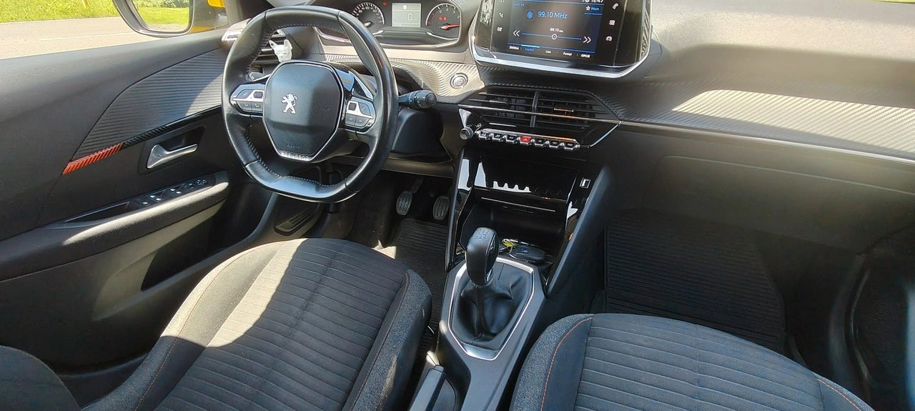 Peugeot 208 - Zdjęcie 8