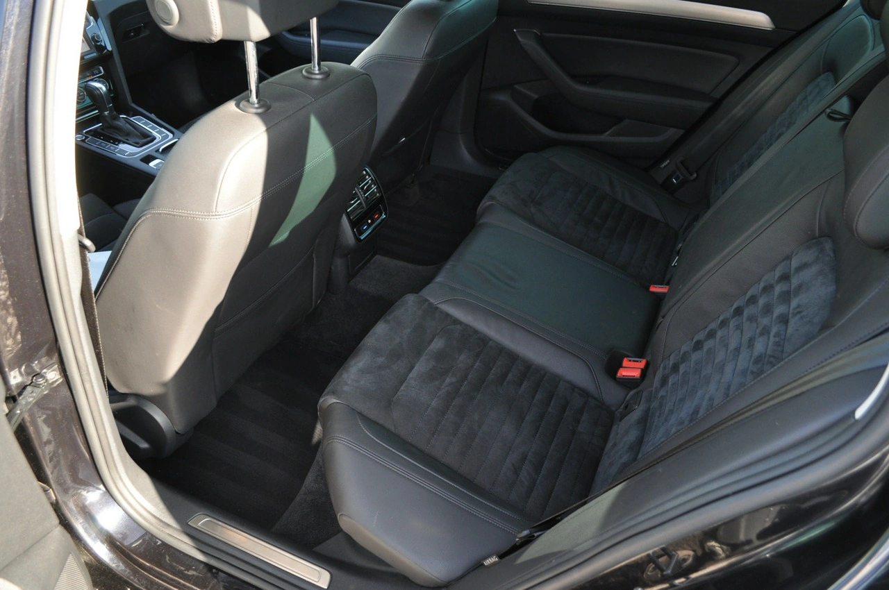 Volkswagen Passat - Zdjęcie 24