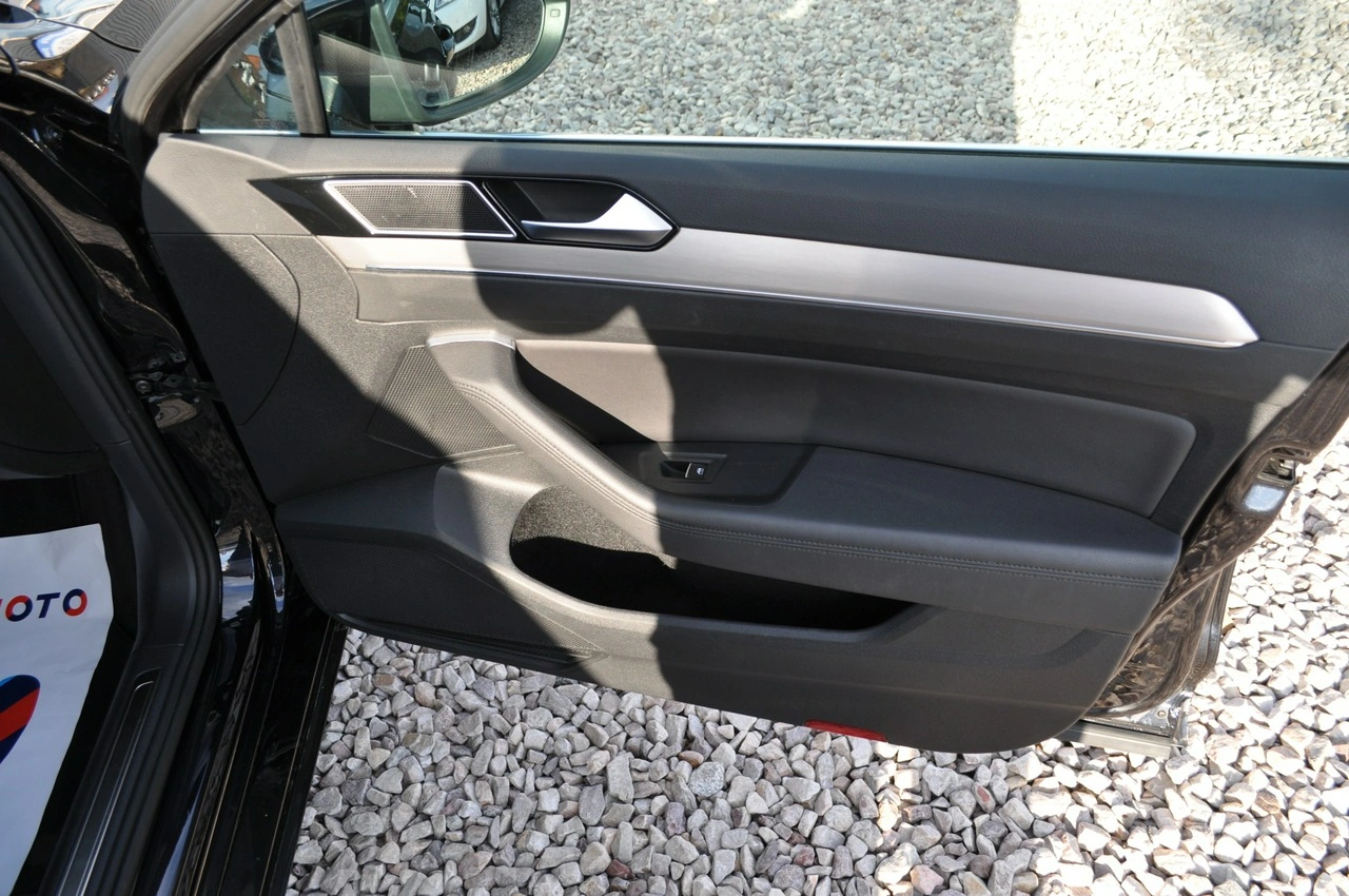 Volkswagen Passat - Zdjęcie 28