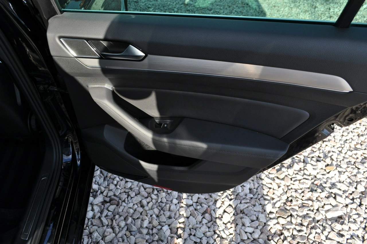 Volkswagen Passat - Zdjęcie 30
