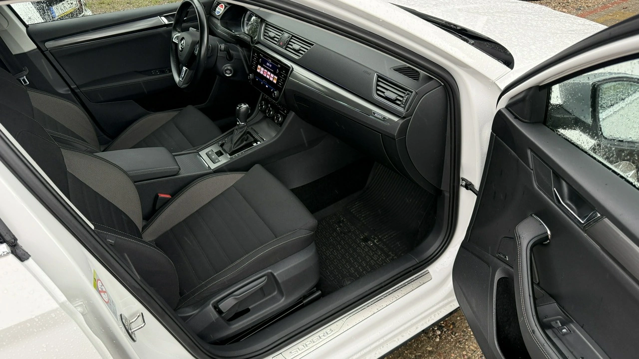 Skoda Superb - Zdjęcie 10