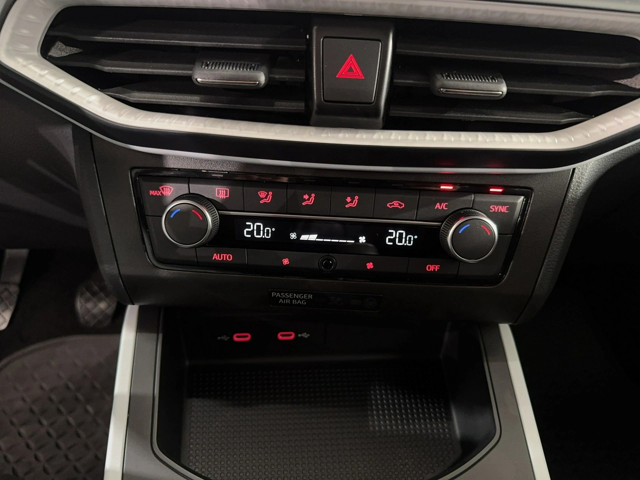Seat Arona - Zdjęcie 23