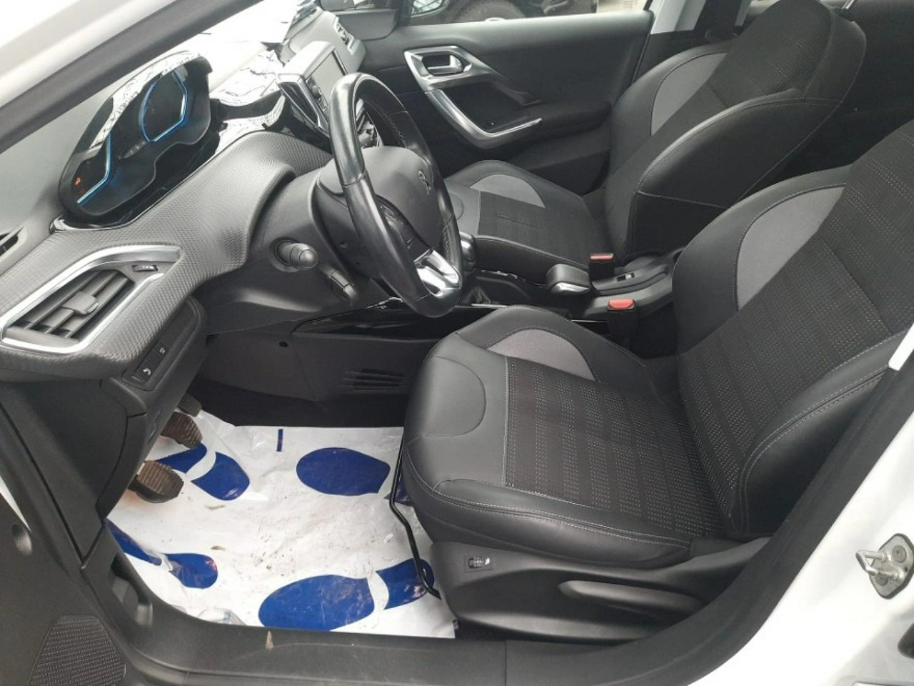 Peugeot 2008 - Zdjęcie 12