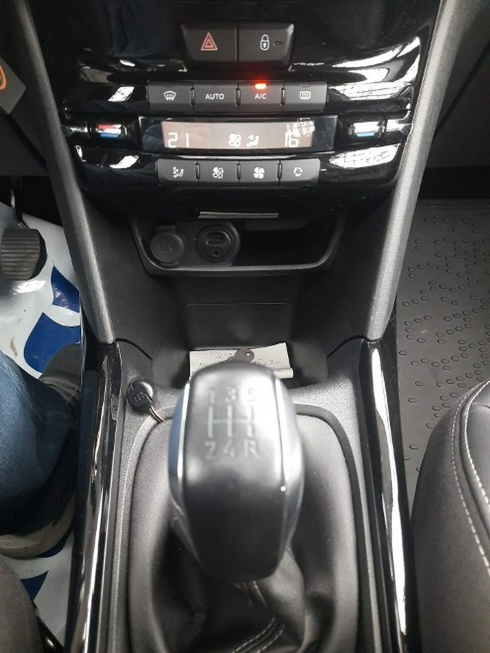 Peugeot 2008 - Zdjęcie 10