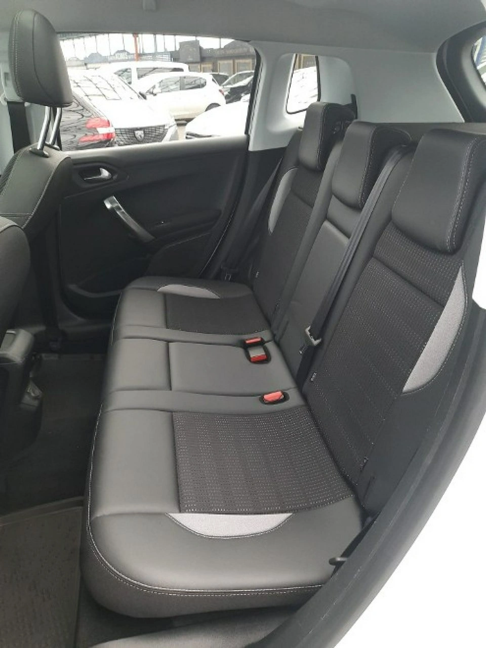 Peugeot 2008 - Zdjęcie 16