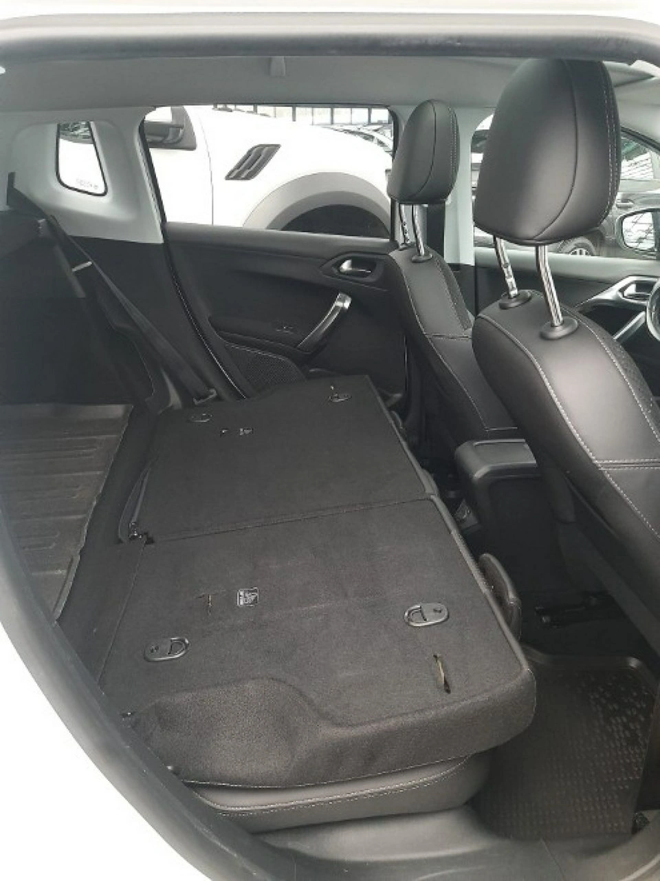 Peugeot 2008 - Zdjęcie 21