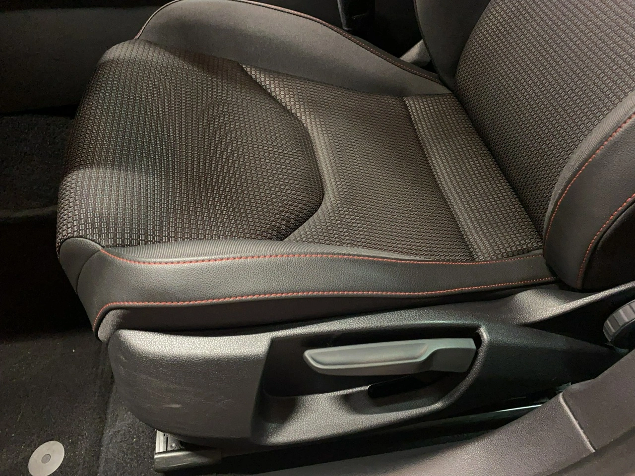 Seat Leon Sportstourer - Zdjęcie 12