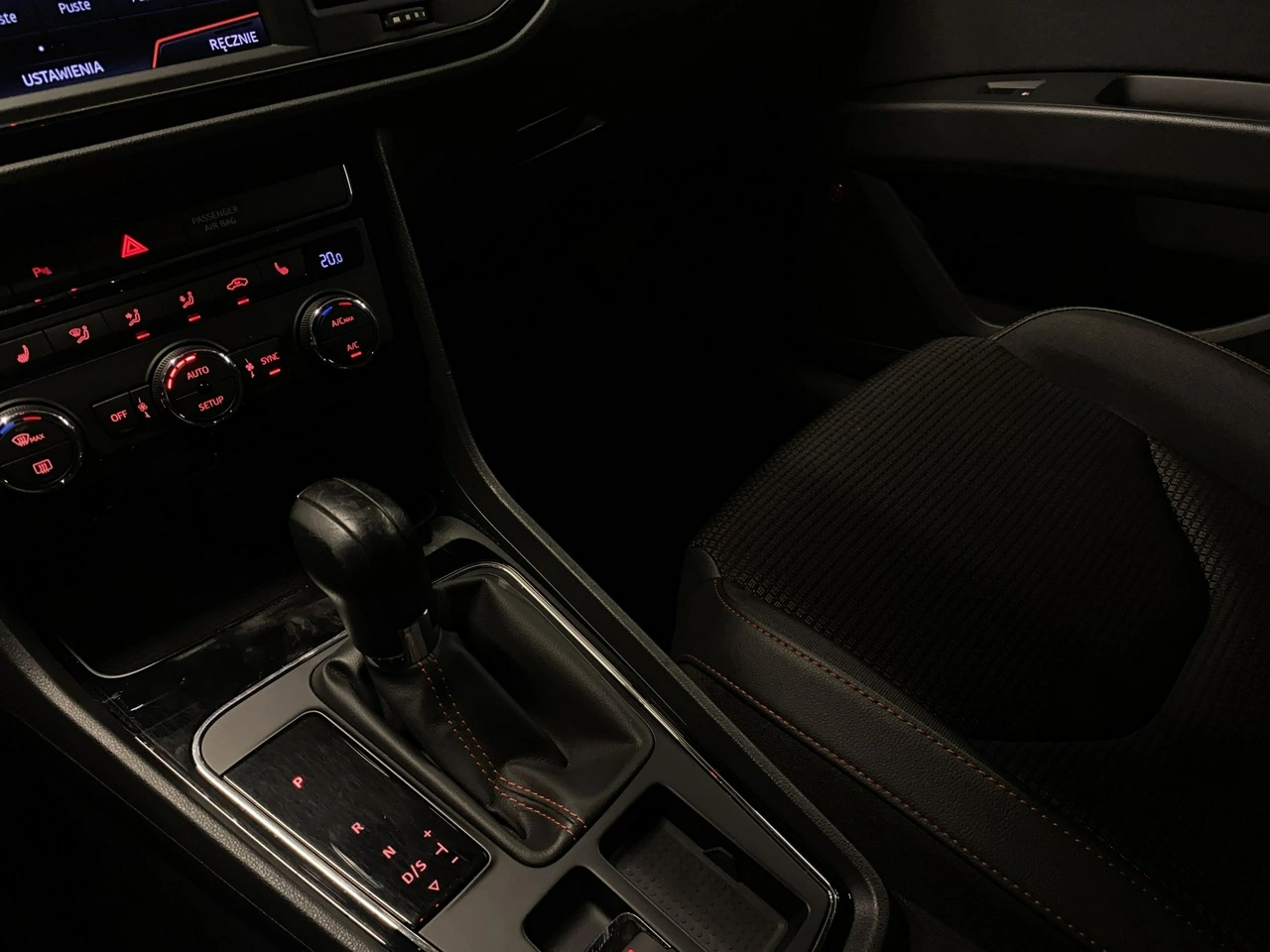 Seat Leon Sportstourer - Zdjęcie 38