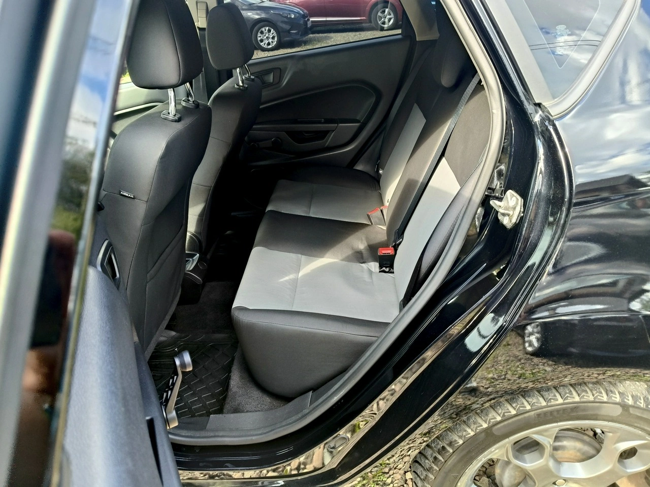 Ford Fiesta - Zdjęcie 8