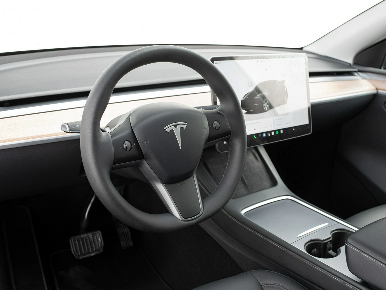 Tesla Y - Zdjęcie 5