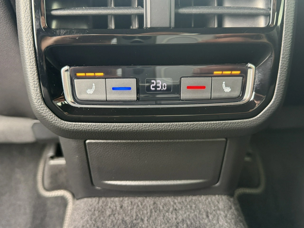 Volkswagen Arteon - Zdjęcie 33
