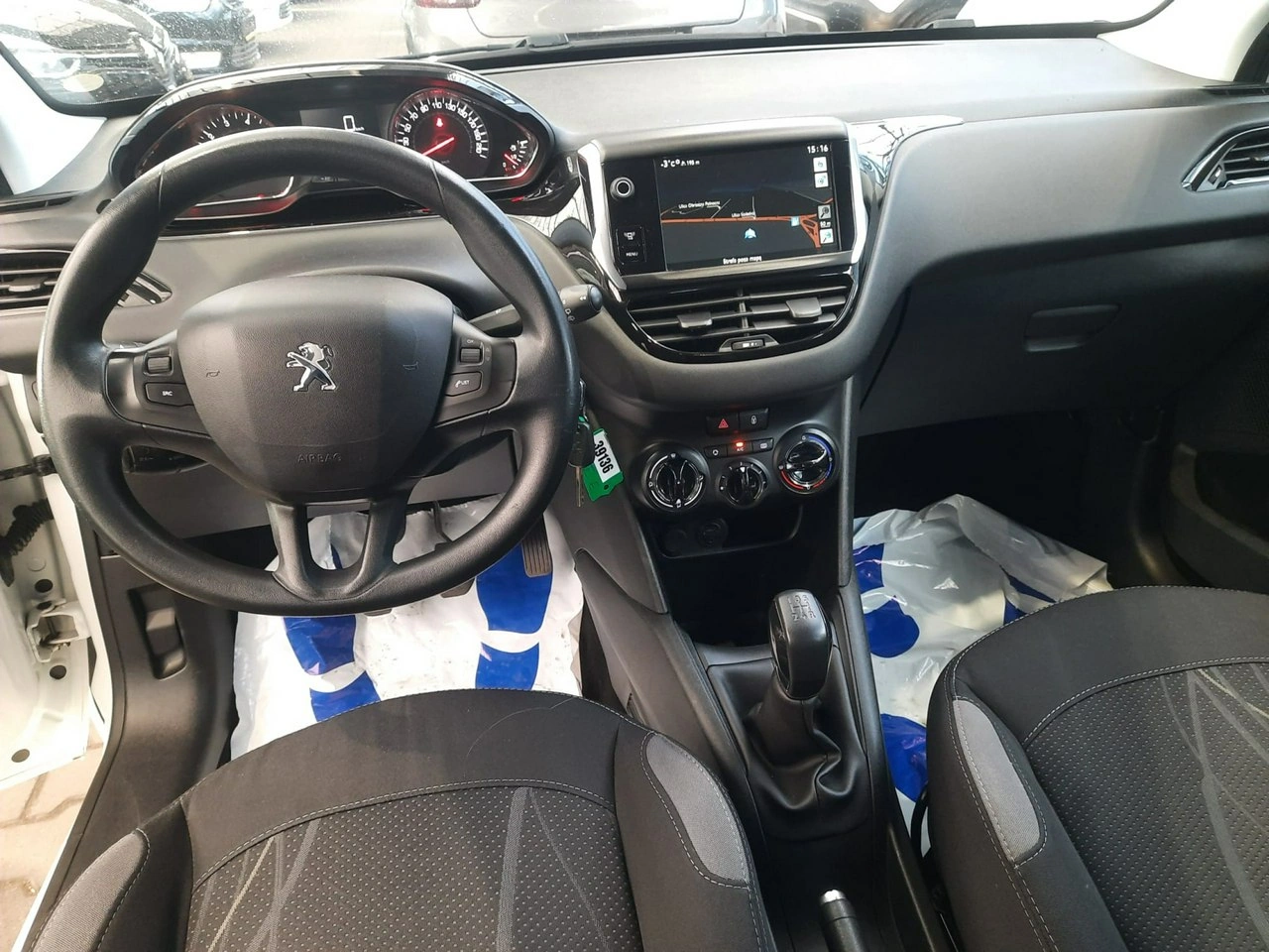 Peugeot 208 - Zdjęcie 11