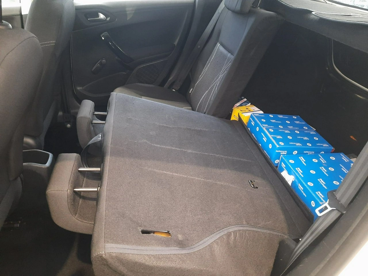 Peugeot 208 - Zdjęcie 29