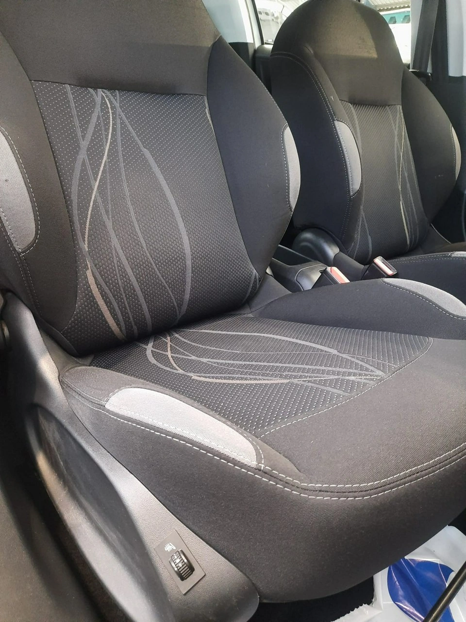 Peugeot 208 - Zdjęcie 20