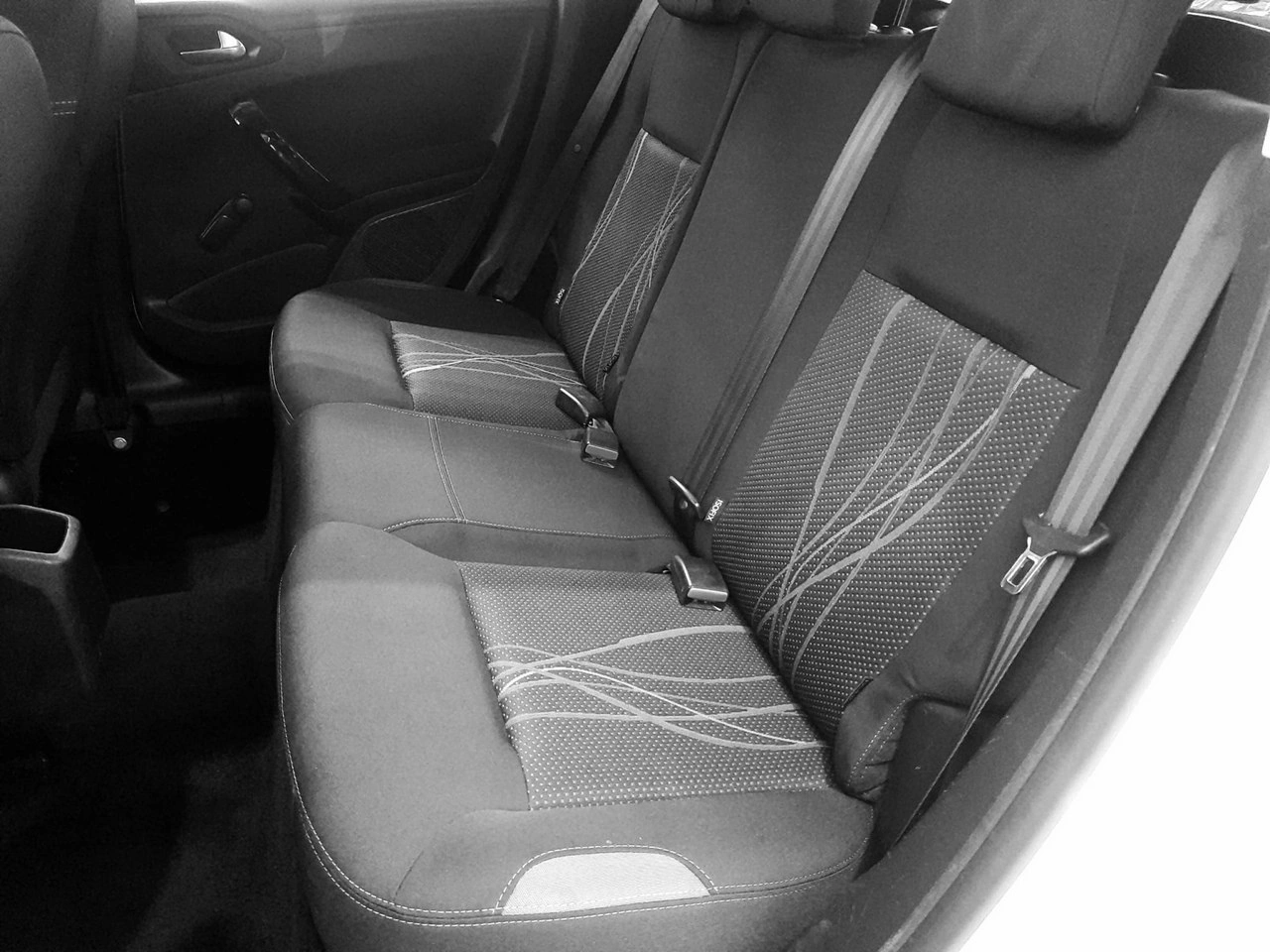 Peugeot 208 - Zdjęcie 24