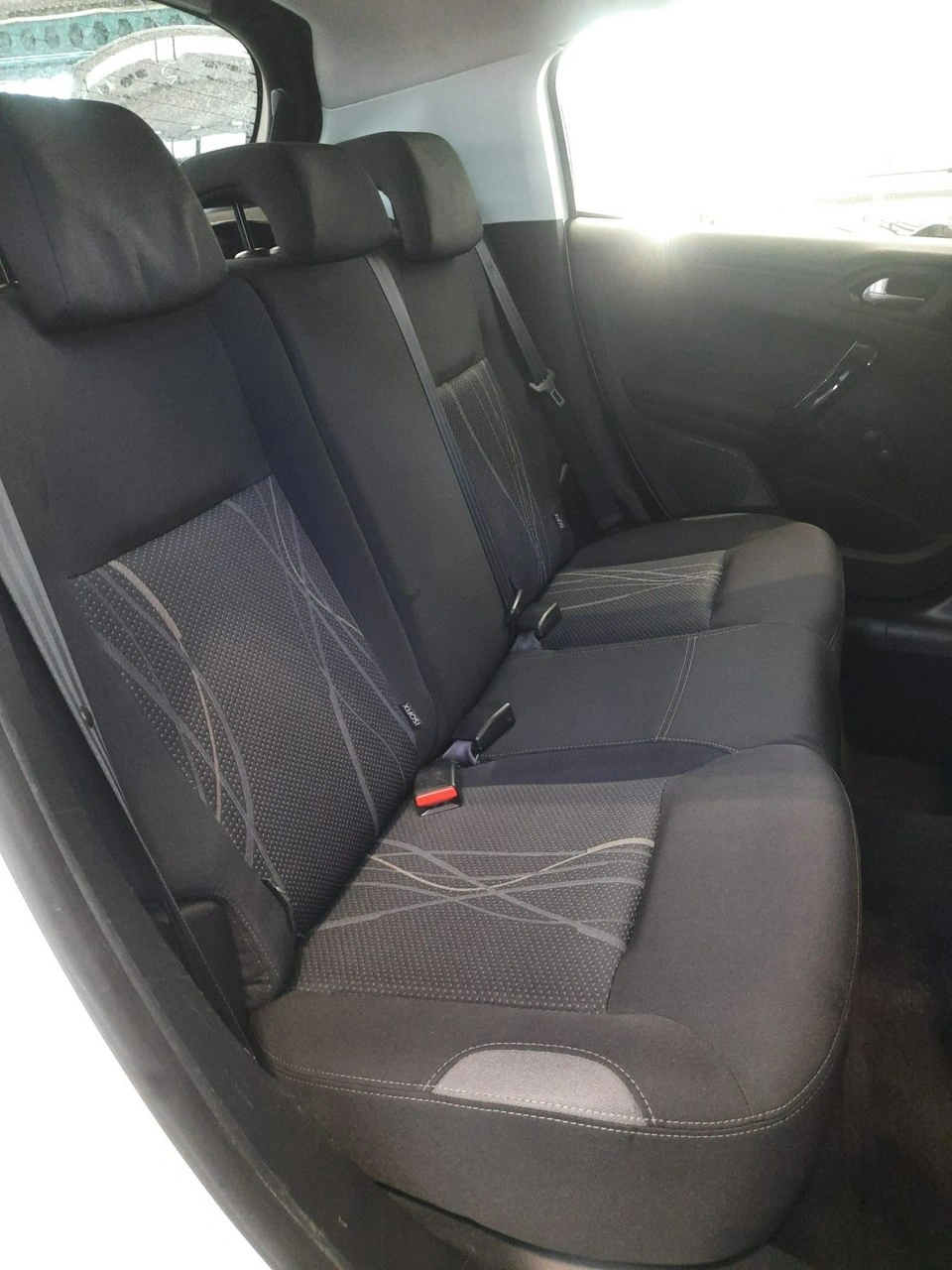 Peugeot 208 - Zdjęcie 21