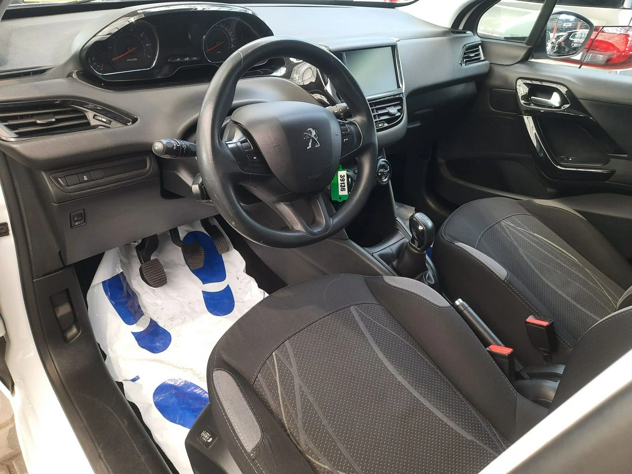 Peugeot 208 - Zdjęcie 16