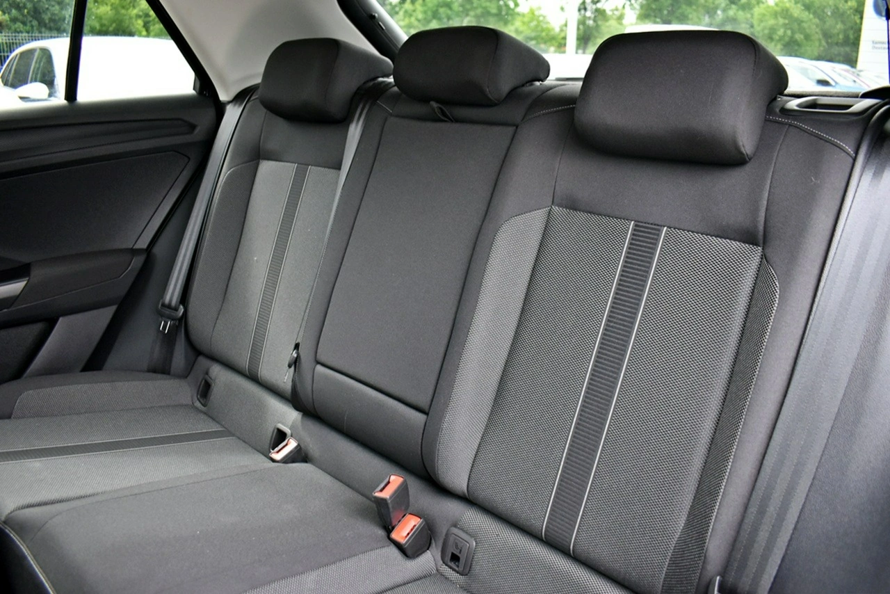 Volkswagen T-Roc - Zdjęcie 10