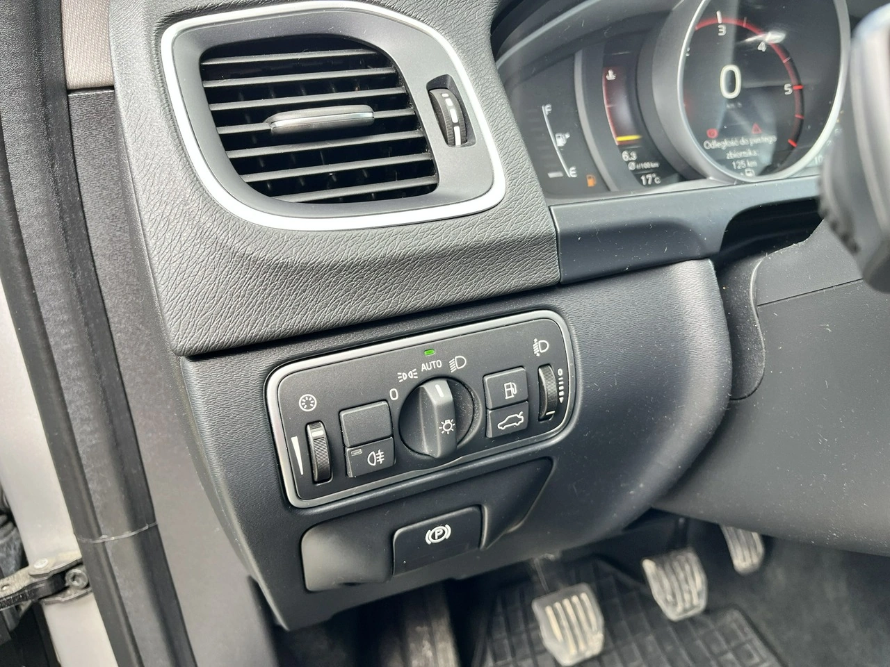 Volvo V60 - Zdjęcie 32