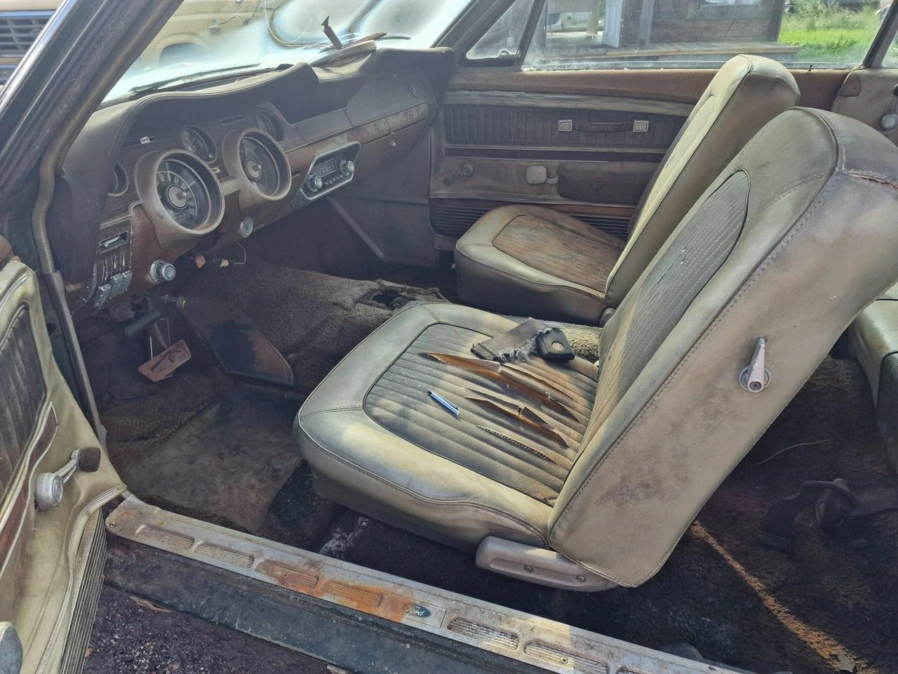 Ford Mustang - Zdjęcie 22