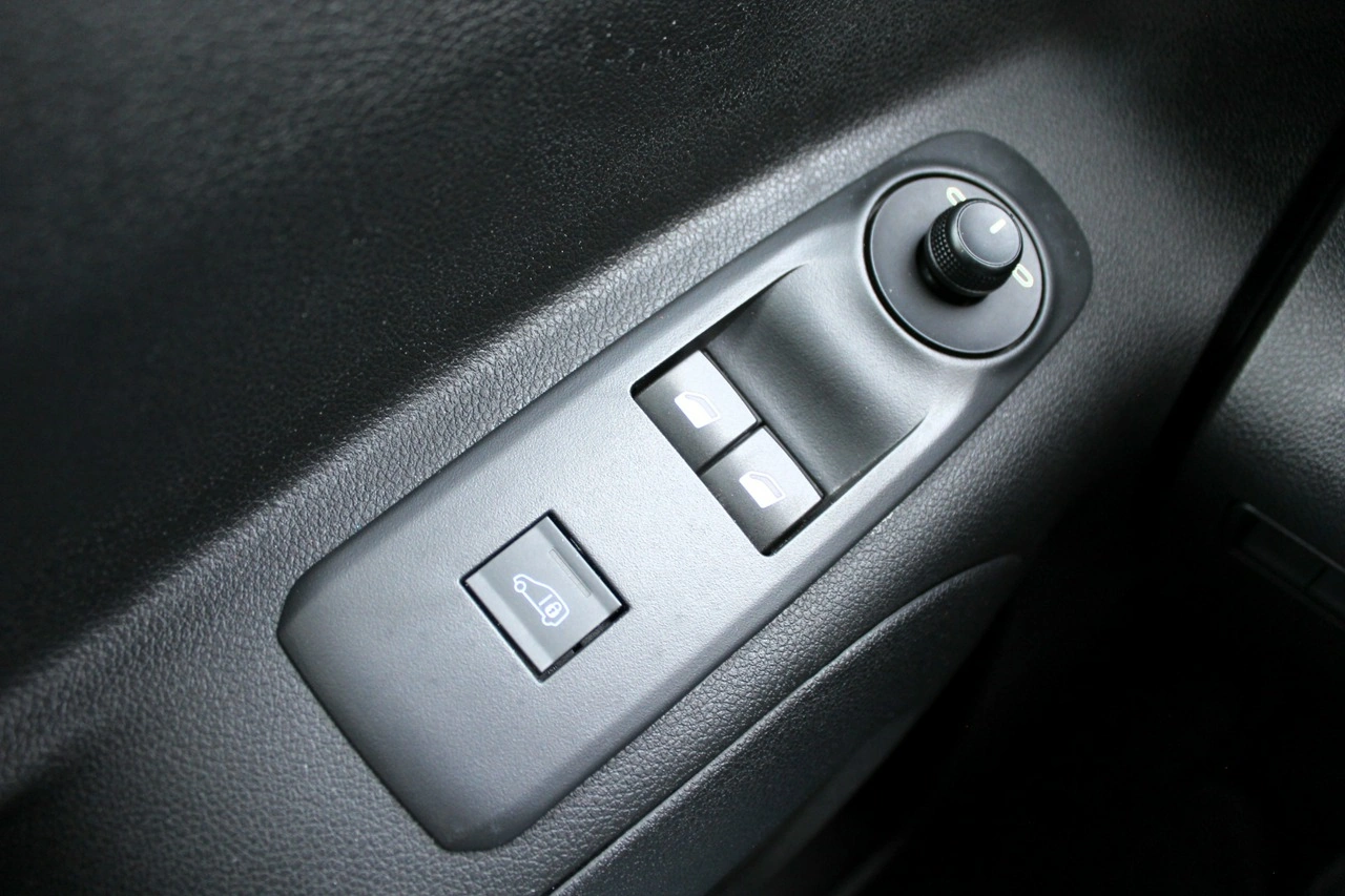 Peugeot Partner - Zdjęcie 23