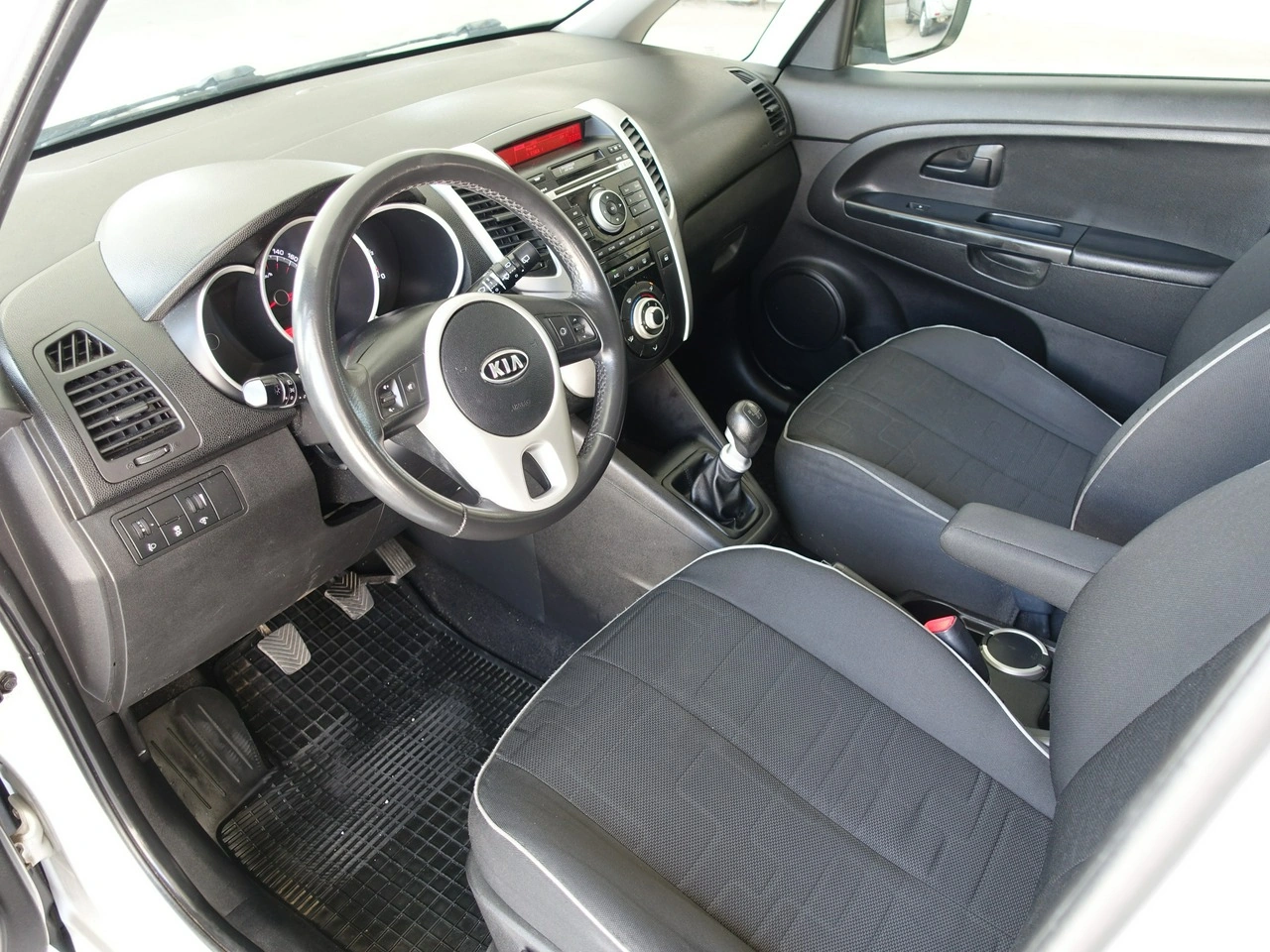 Kia Venga - Zdjęcie 10
