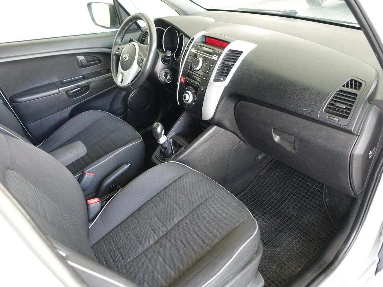 Kia Venga - Zdjęcie 16