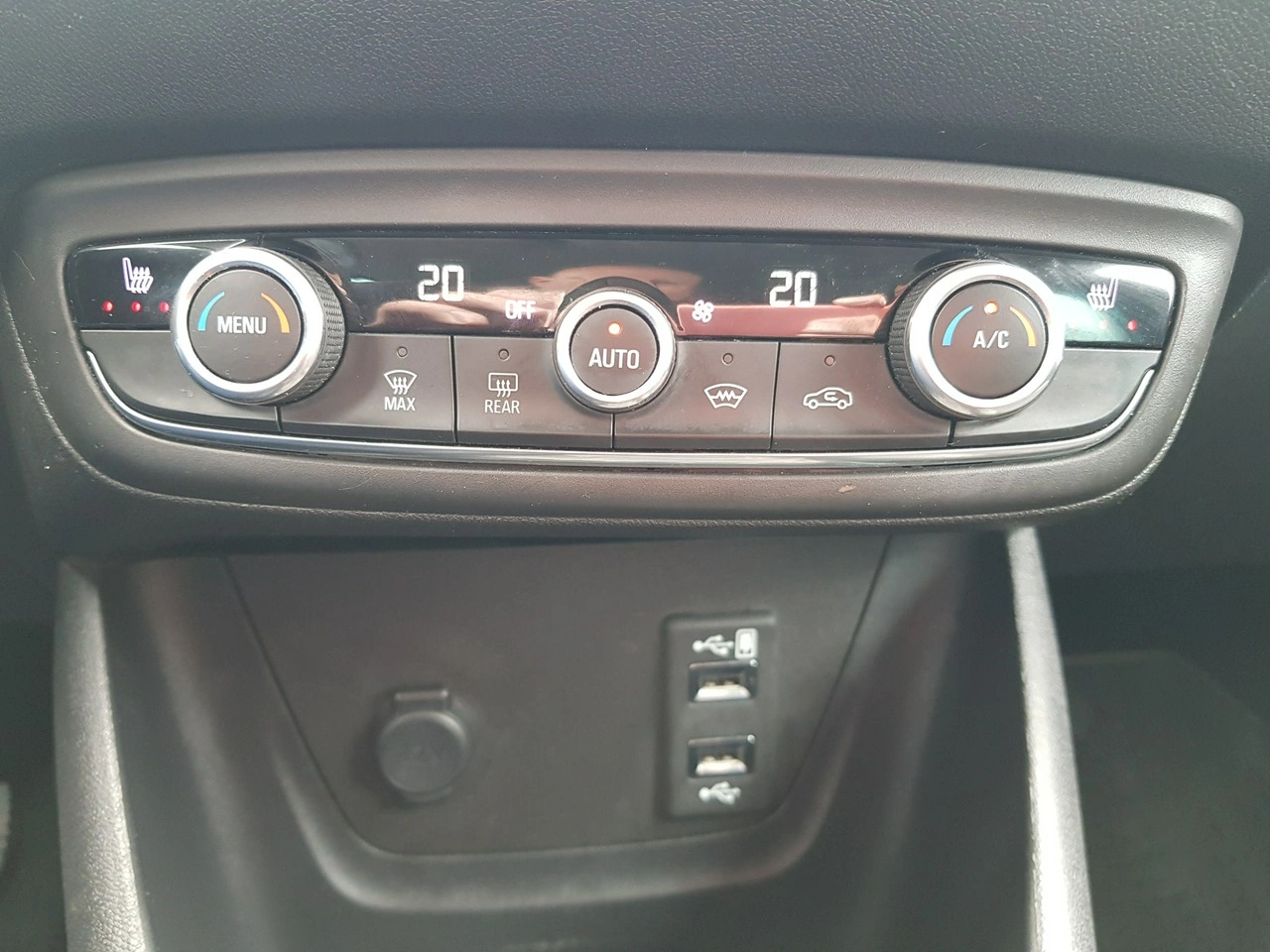 Opel Crossland X - Zdjęcie 19