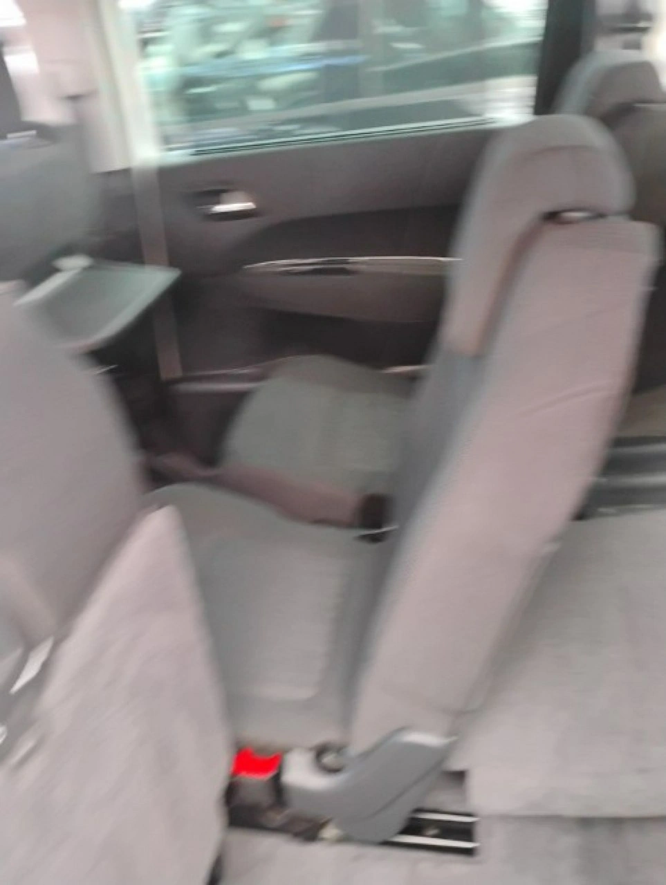 Peugeot 5008 - Zdjęcie 10