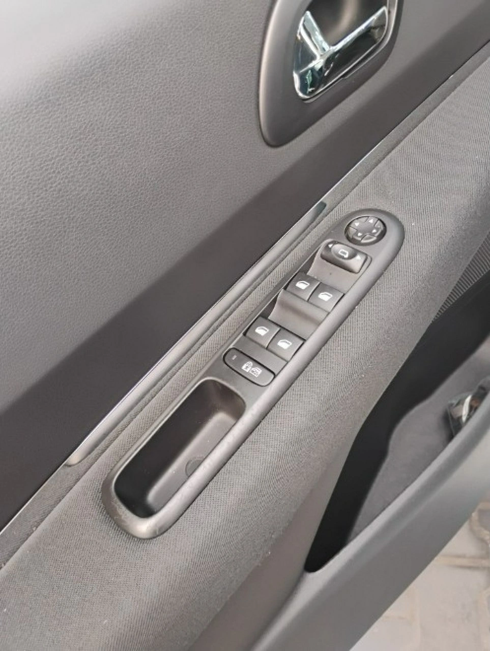 Peugeot 5008 - Zdjęcie 9