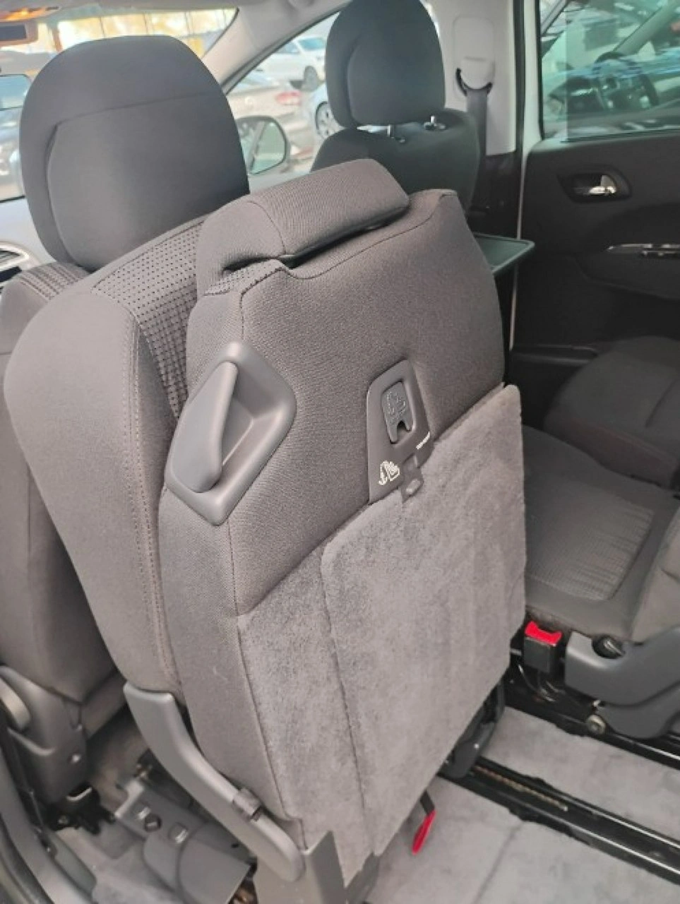 Peugeot 5008 - Zdjęcie 12