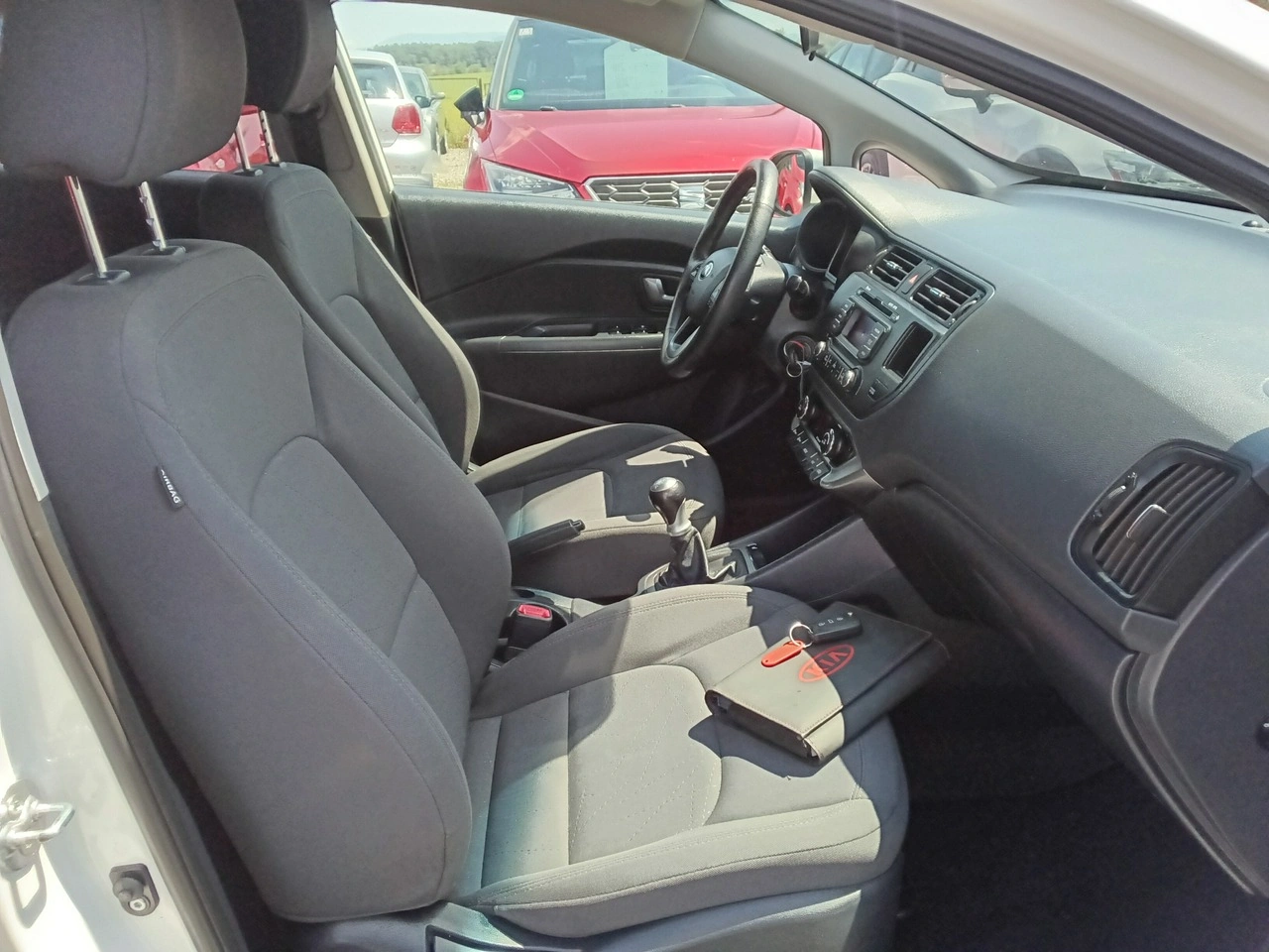Kia Rio - Zdjęcie 10