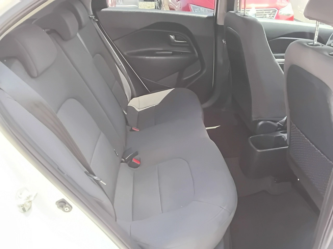 Kia Rio - Zdjęcie 12