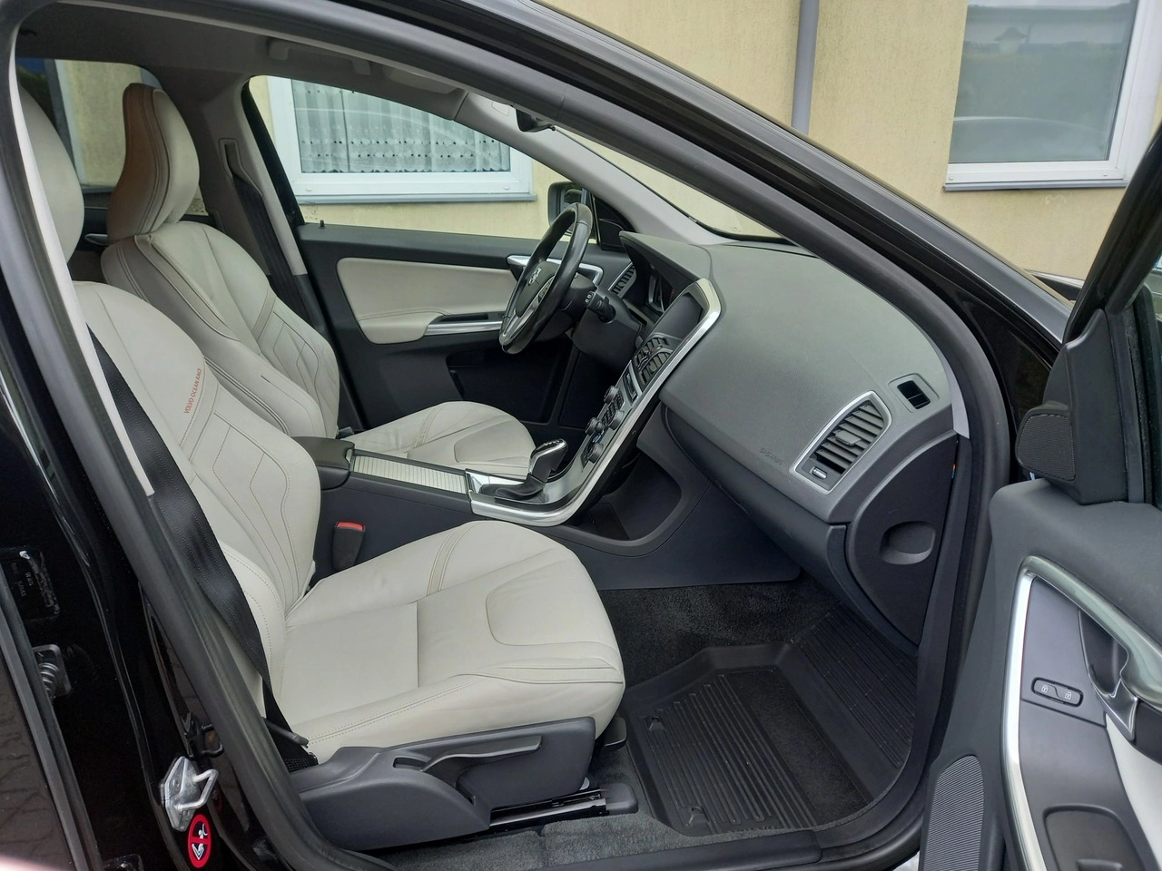 Volvo XC 60 - Zdjęcie 22