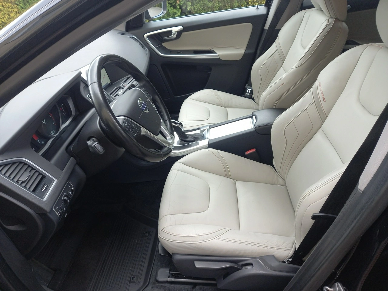 Volvo XC 60 - Zdjęcie 32
